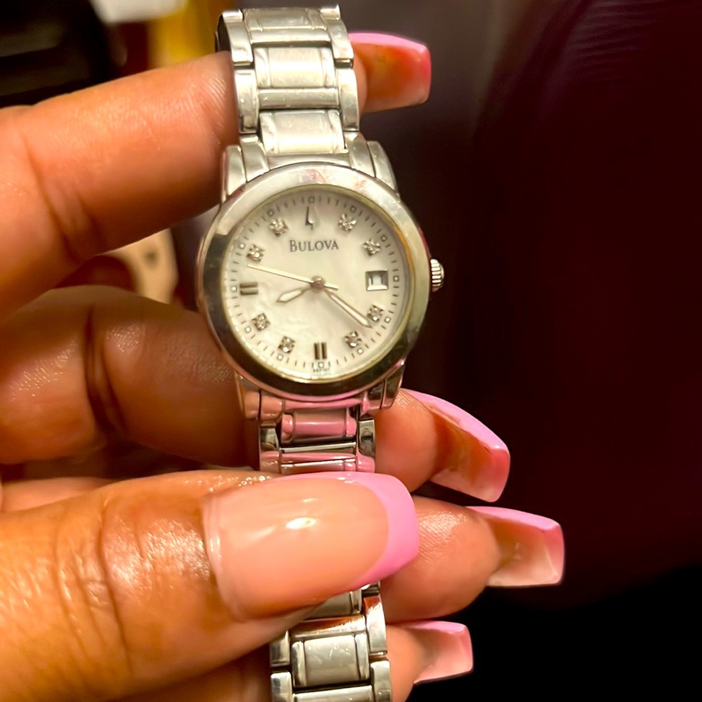 Diamond bulova watch no extra links